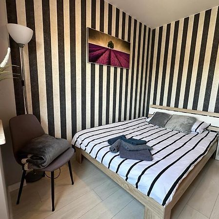 Premium Centrum 900M Targi Kielce 4 Km Luaran gambar
