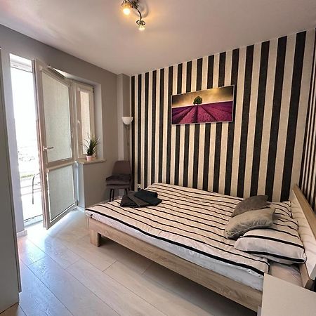 Premium Centrum 900M Targi Kielce 4 Km Luaran gambar