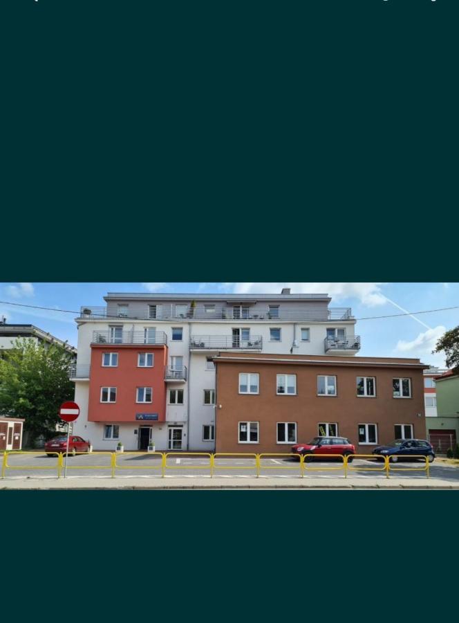 Premium Centrum 900M Targi Kielce 4 Km Luaran gambar